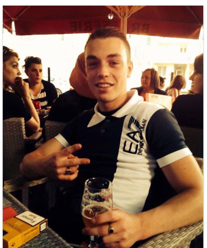 baptinhoL's tweet photo. Mon pote a disparu depuis ce matin, il porte un polo bleu. Si vous le voyez ou avez la moindre info, dites le moi. Retweeter un max svp !! https://t.co/V8WONekH7X
