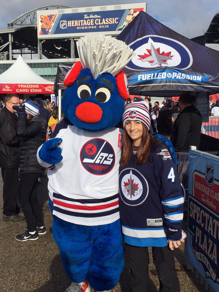 reebs_87's tweet photo. BENNY!! #heritageclassic2016 #gojetsgo #NHLJets https://t.co/jNltrPI4wo