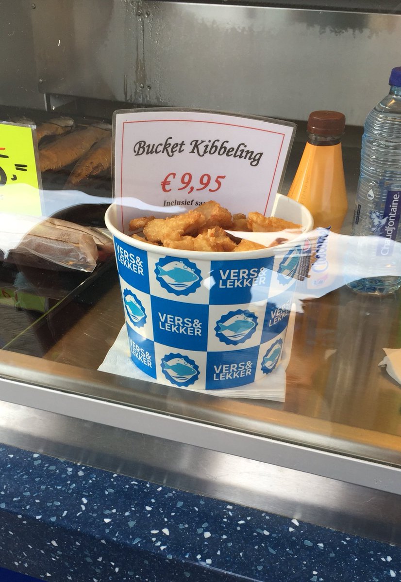 conaBOT's tweet photo. Morgens halb zehn in Kleve... #Kibbeling @Gronkh @xPandorya @Herr_Currywurst @TobinatorLP https://t.co/ls2i5ID1Cd