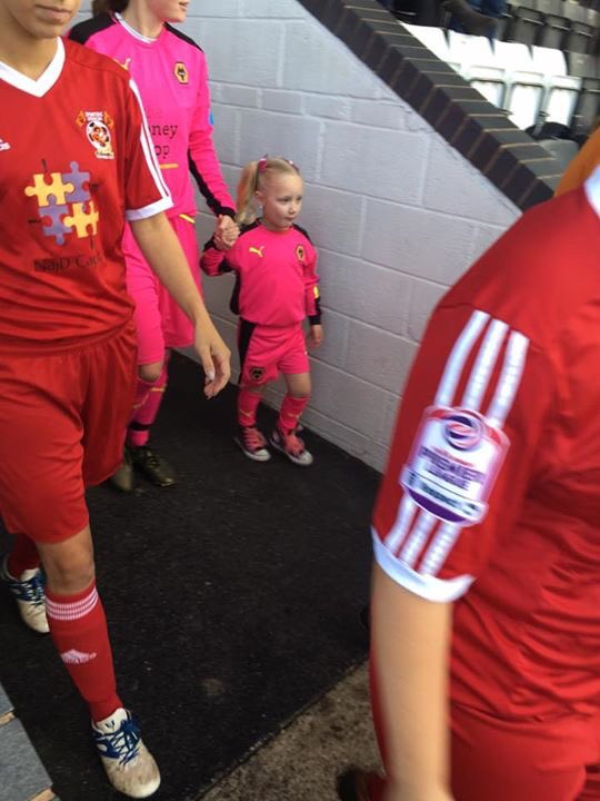 SimonJamesKing's tweet photo. Thanks @wolveswomenfc @Timdudding for making this little girls day #wolfette https://t.co/7c4fcExoj5