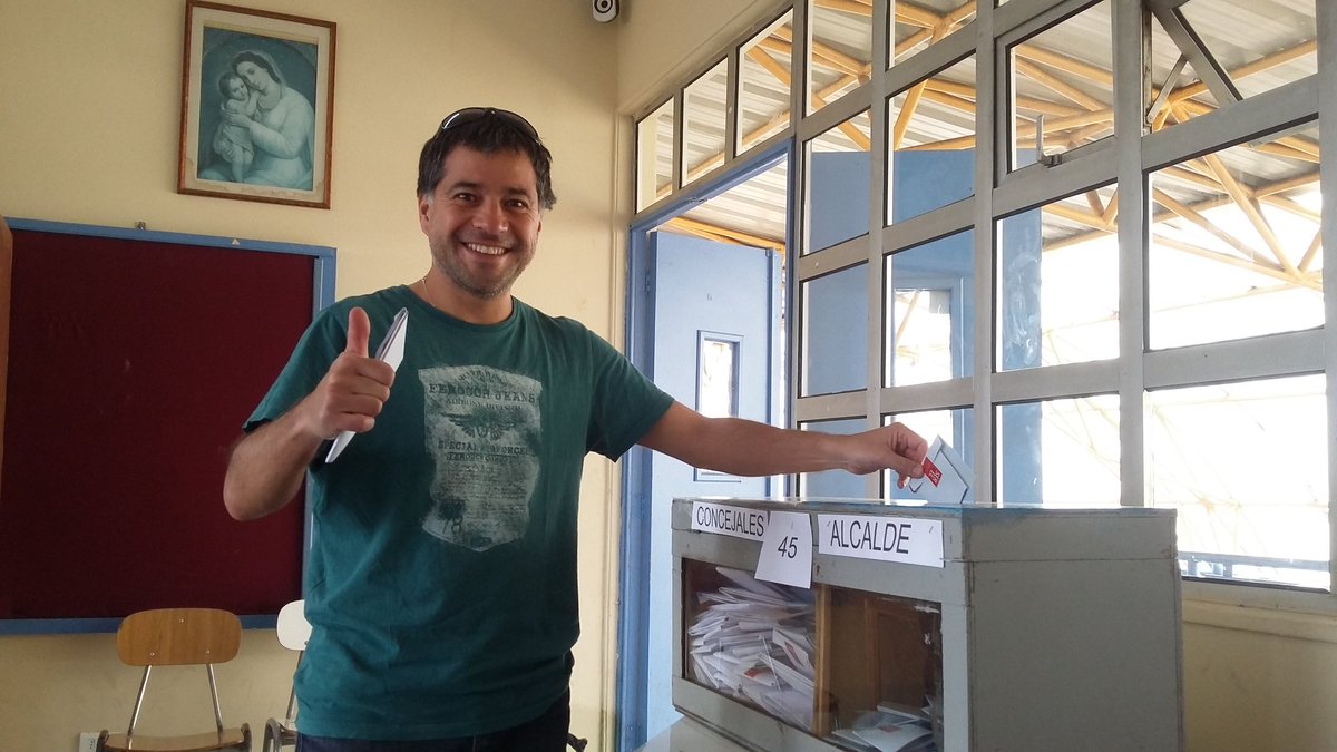 MarceloArellan's tweet photo. Por un #valpolimpio
Por el cambio!!
@ValpoInterviene @TeAmoValpo @JorgeSharp @sandracomunica https://t.co/1lWPb28dRX