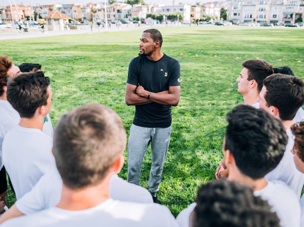 KDTrey5's tweet photo. Exploring. https://t.co/o0QIoN0BVT