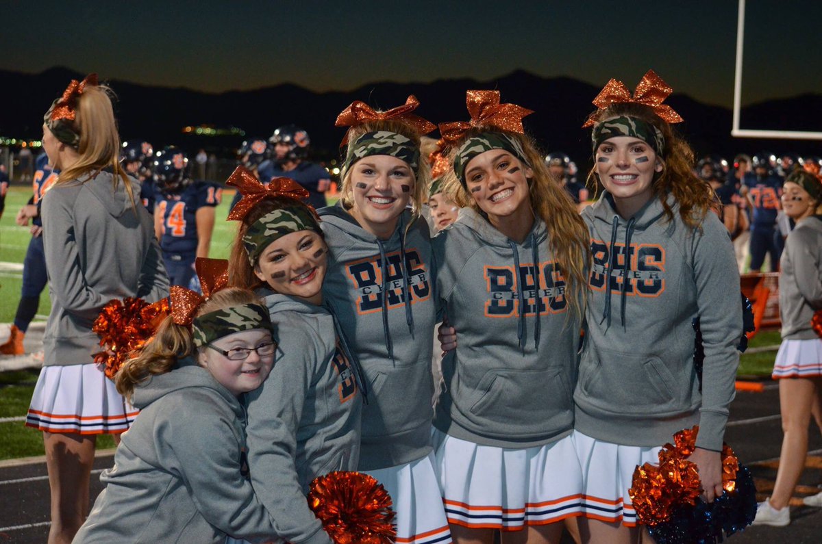 bhsyearbook_'s tweet photo. School spirit = Brighton Cheer @brightoncheer https://t.co/oC6f4krXWo
