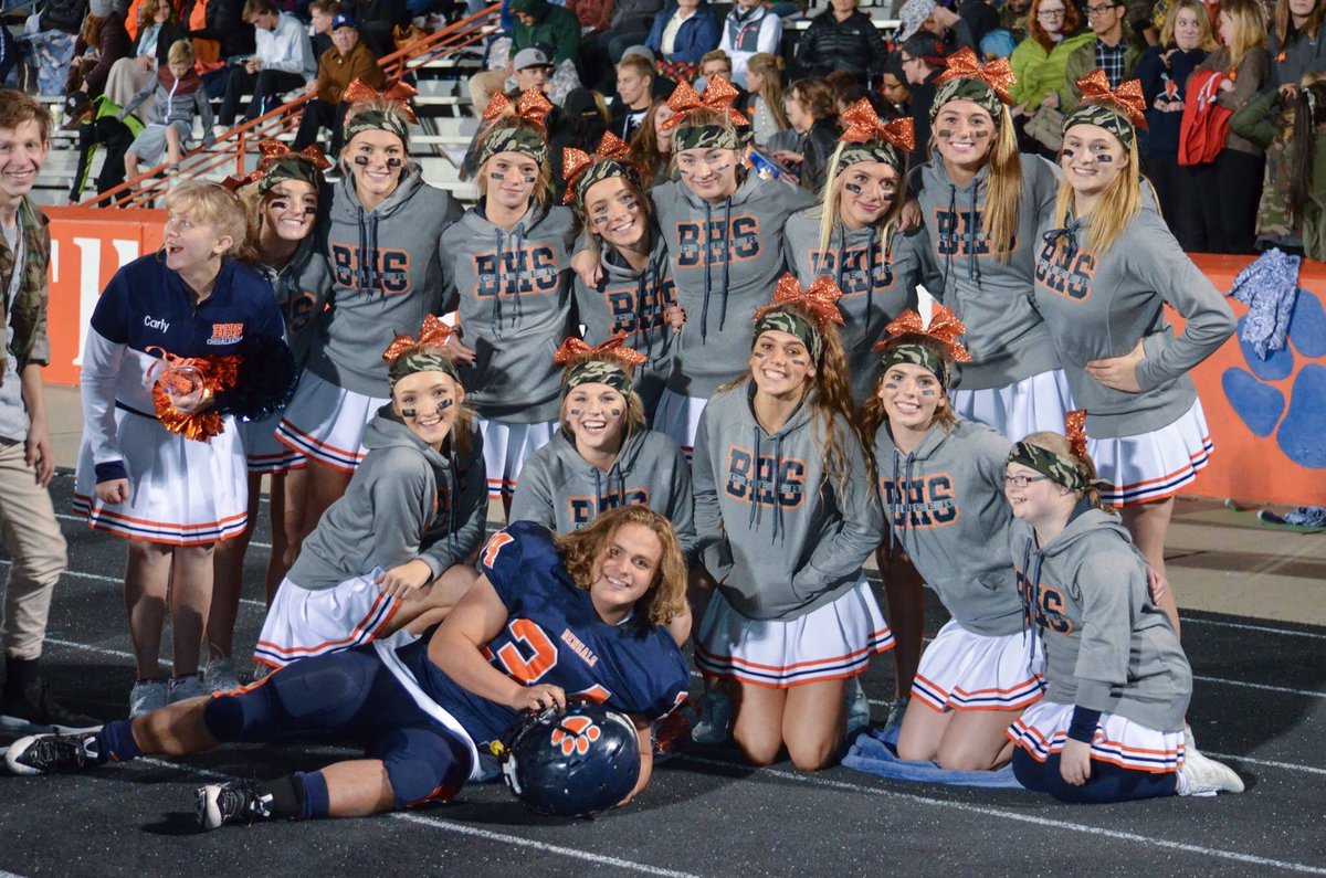 bhsyearbook_'s tweet photo. School spirit = Brighton Cheer @brightoncheer https://t.co/oC6f4krXWo