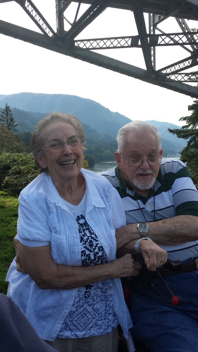 Princeton_LEC's tweet photo. We're glad @Princetonalf had perfect weather 4 the mystery trip. #bridgeside #FrontierCulture #Frontierdifferance https://t.co/gPDjOyqd0D