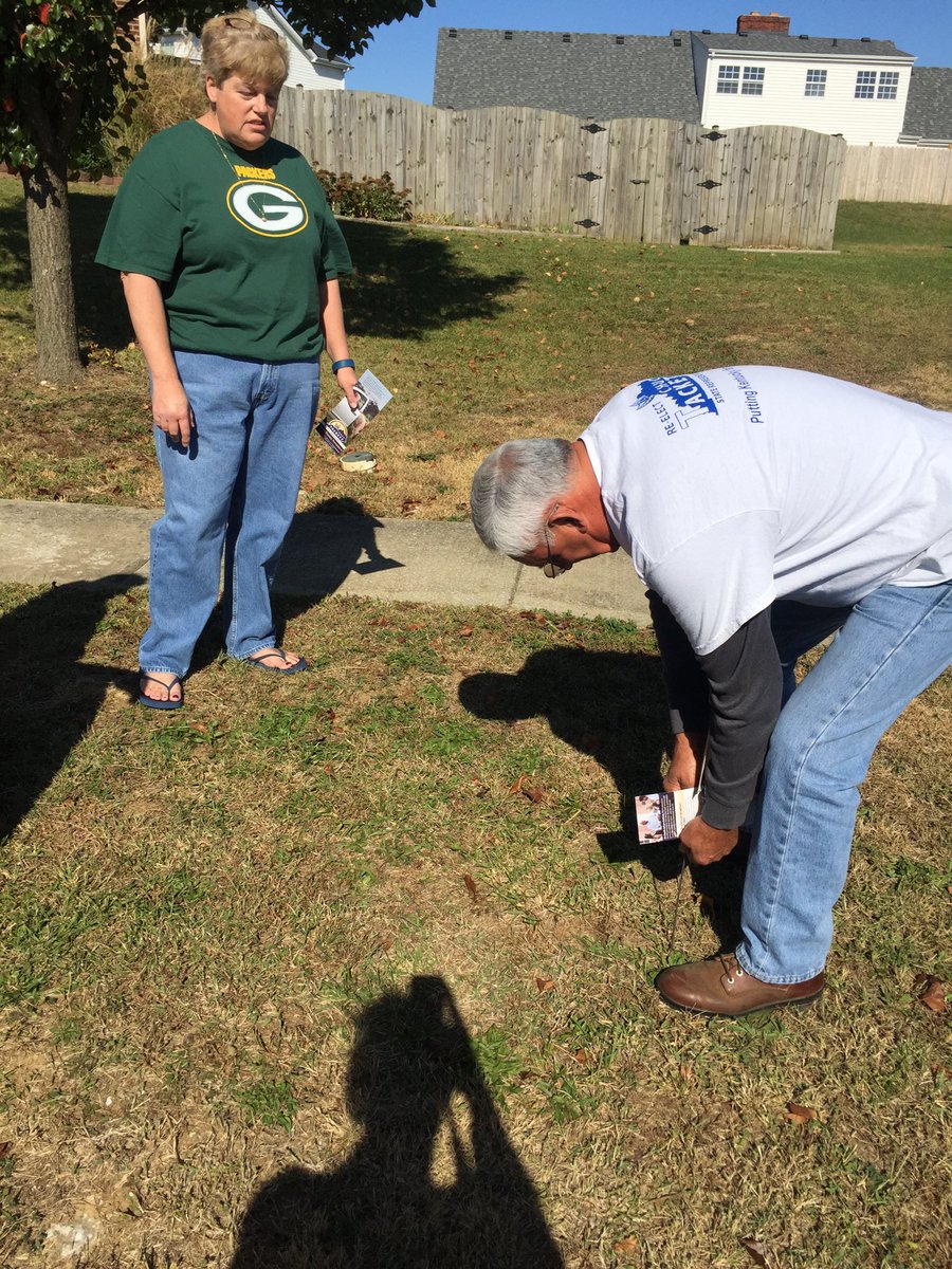 ChuckHouse62's tweet photo. More canvassing in Georgetown today. Voters are concerned with local issues and agree putting KY families first should be #1 priority. https://t.co/aArWjSOhjN