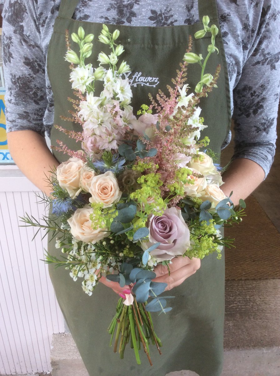 I LOVE the upright meadow look of this bouquet #weddingflowers #bristolflorist #peach #meadow