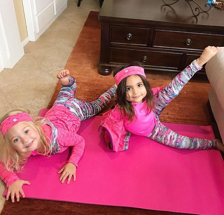 foreverand4ava's tweet photo. Sunday morning yoga is always great when you do it with your bestie👧🏼👧🏽💞 {@everleighroses @avamariefoley } https://t.co/dwmev9s3dd