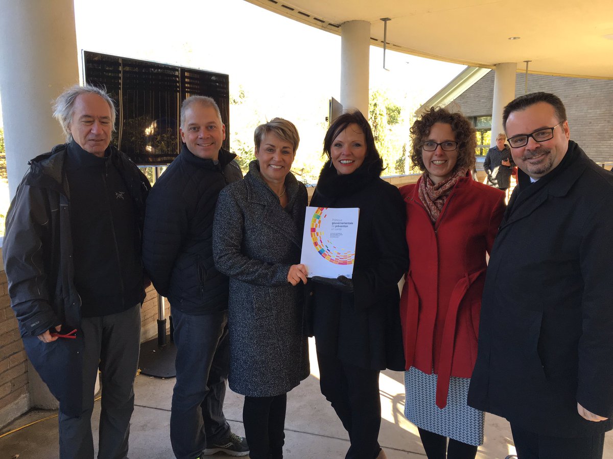 ClaudineLabelle's tweet photo. Notre comité exécutif @pourunqcensante se mobilise pour la politique de prévention en santé. @BernierSylvie @QUEBECENFORME @Fillactive https://t.co/gKAS7TorB4