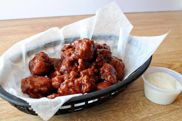 BossPizzaLNK's tweet photo. 7-0!!! #huskerwinyouwin is at it again! Next weeks B.O.G.O are wings Monday-Thursday until 3am. https://t.co/GL5FUHg5yc