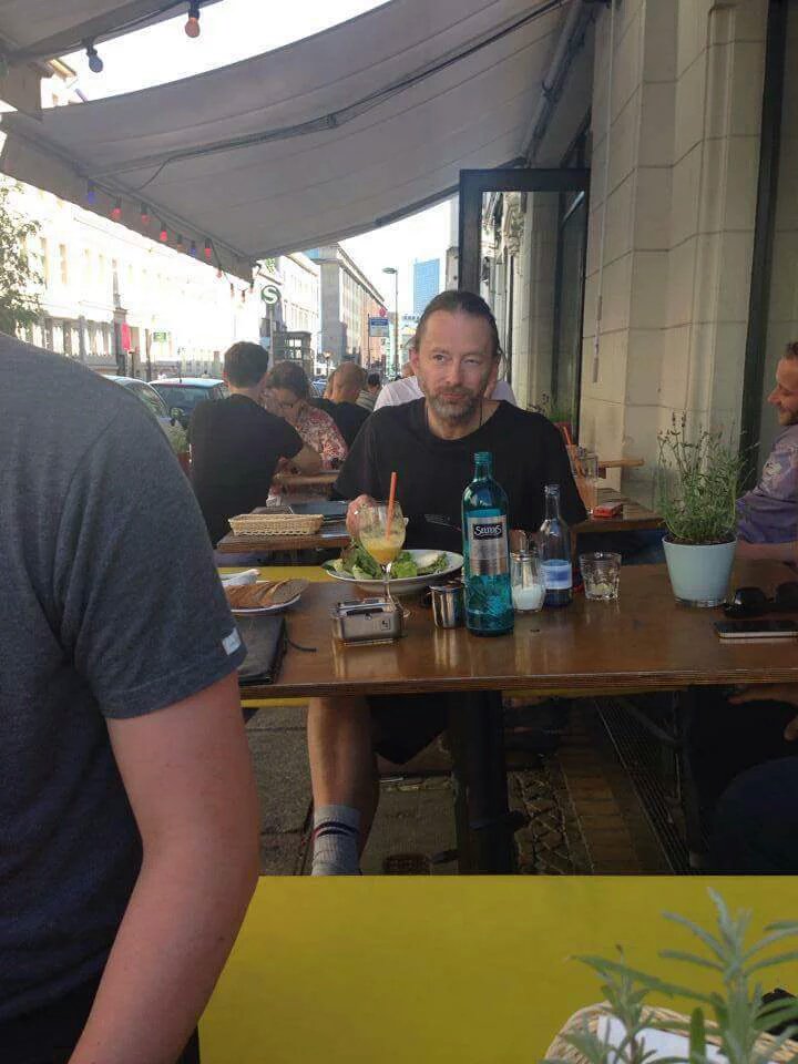 RadioheadClub's tweet image. What if you see @thomyorke next to you in a restaurant?