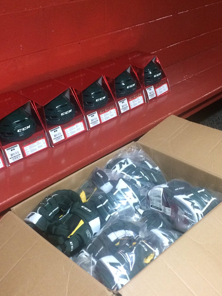 MatrixBantamAAA's tweet photo. Santa came early #matrixswag https://t.co/RYU1l1w2KD