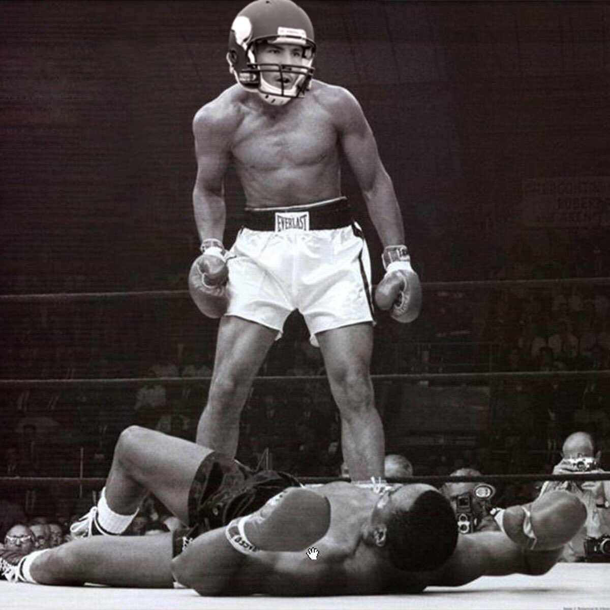 OttmanJeffrey's tweet photo. Sam Bradford suffered his 1st loss as a #Viking  today. It is with a heavy heart I post these historical photos, honoring his godliness. https://t.co/4r64pIkvGK