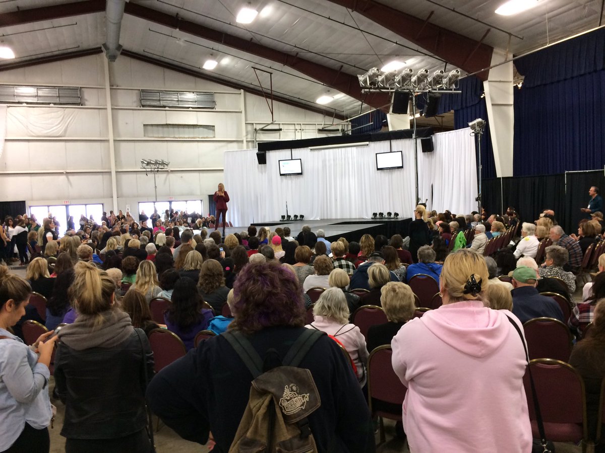 W Coast Women's Show tweet media