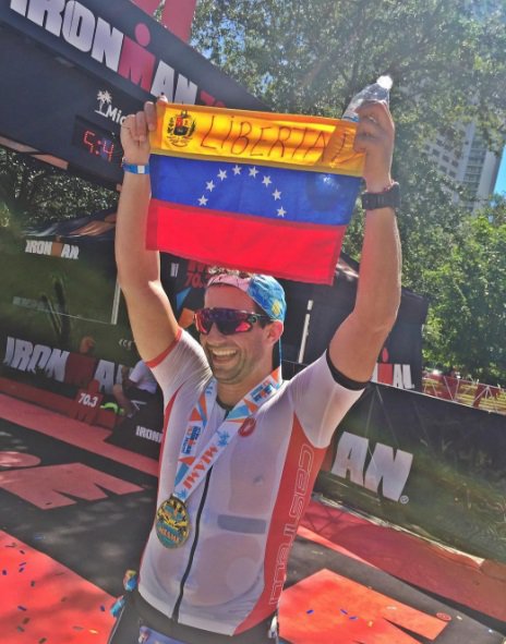 #IronmanMiami #Triathlon draws thousands to compete in Miami fw.to/S7vht4K?utm_me… https://t.co/hgIWTezUbU