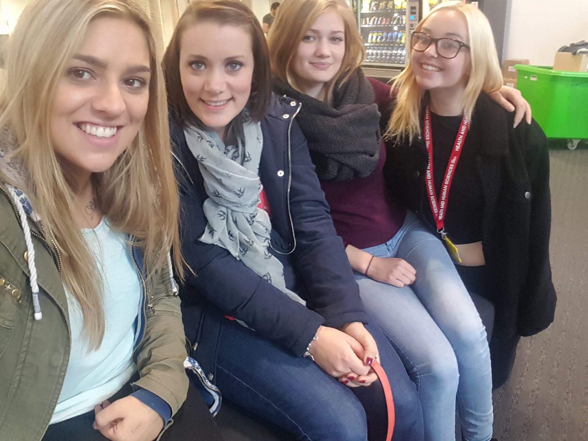 punczbish's tweet photo. Selfie group @PuncToyne @PuncJosieRobe @PUNCsturner #plymouthuniversity #firstyear #nursingstudent https://t.co/z327NYHlgJ