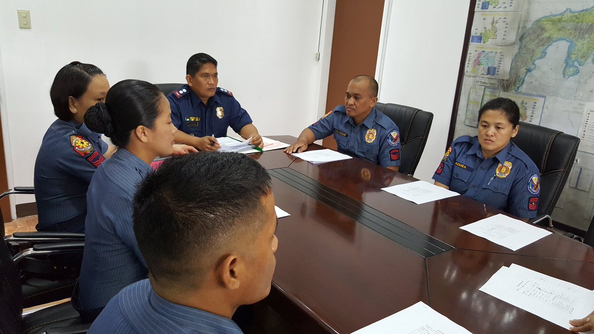 DIPOEM1's tweet photo. PSUPT JUNEL Z. RAMIREZ (IT Officer) conducted the Police Information and Continuing Education (PICE) on October 7 and 14, 2016. https://t.co/CQgEqrRKcF