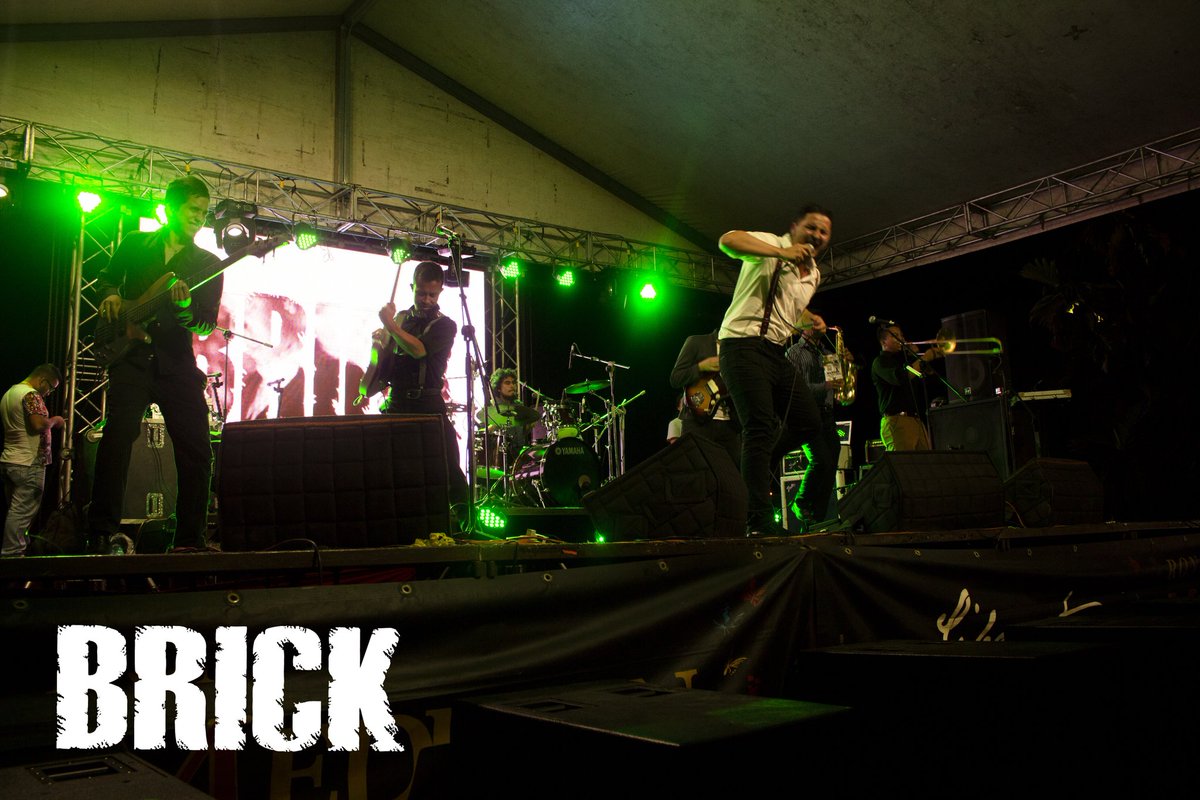 BrickOficial's tweet photo. !!!GRACIAS MONTENEGRO!!!
Por pogear nuestro #blues #rock en el @ReciclaxRock . #BrickOficial https://t.co/vgzJuic82S