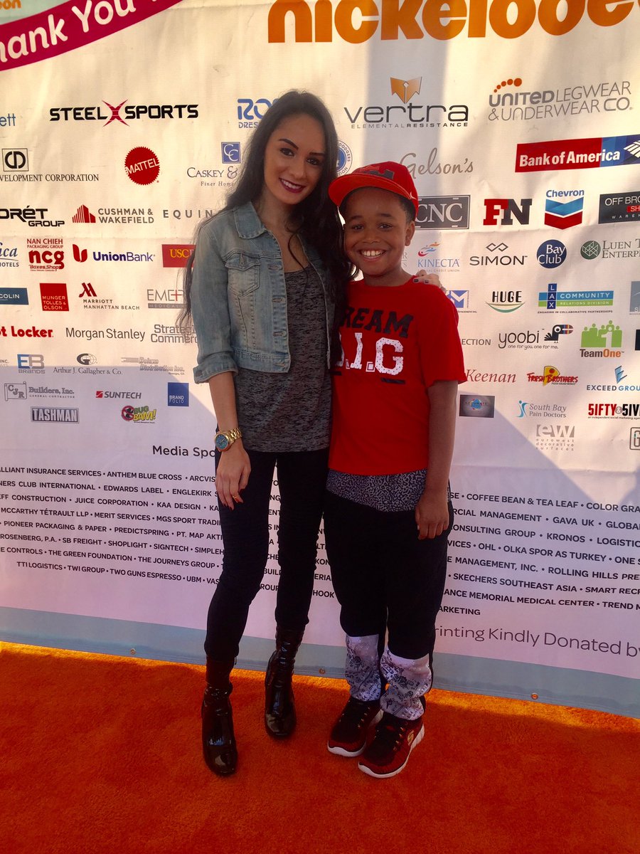 alexisjoyvipacc's tweet photo. Woohoo!!🎉😆 Outstanding time interviewing the awesome @JailenBates today @SkechersP2PWalk! We talked all about his amazing projects! He rocks https://t.co/wXUoi05wXn