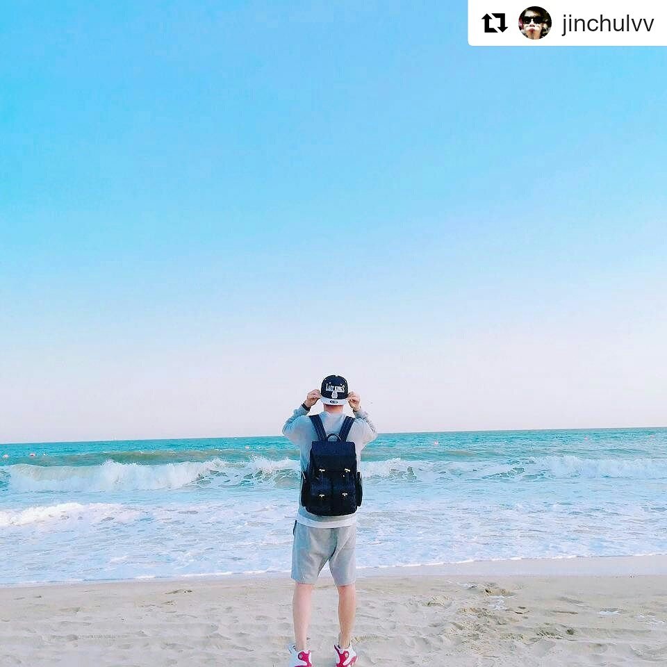 backsticker15's tweet photo. 그룹 포커즈 진온님의 인스타그램에서 발견한 백스티커 클래식 100. Black 백팩
#여행 #떠나요✈
https://t.co/U0CNuXWB3i
#백스티커 #backsticker #포커즈 #fcuz #진온 #jinon #여행백팩 https://t.co/tflqyffa8a
