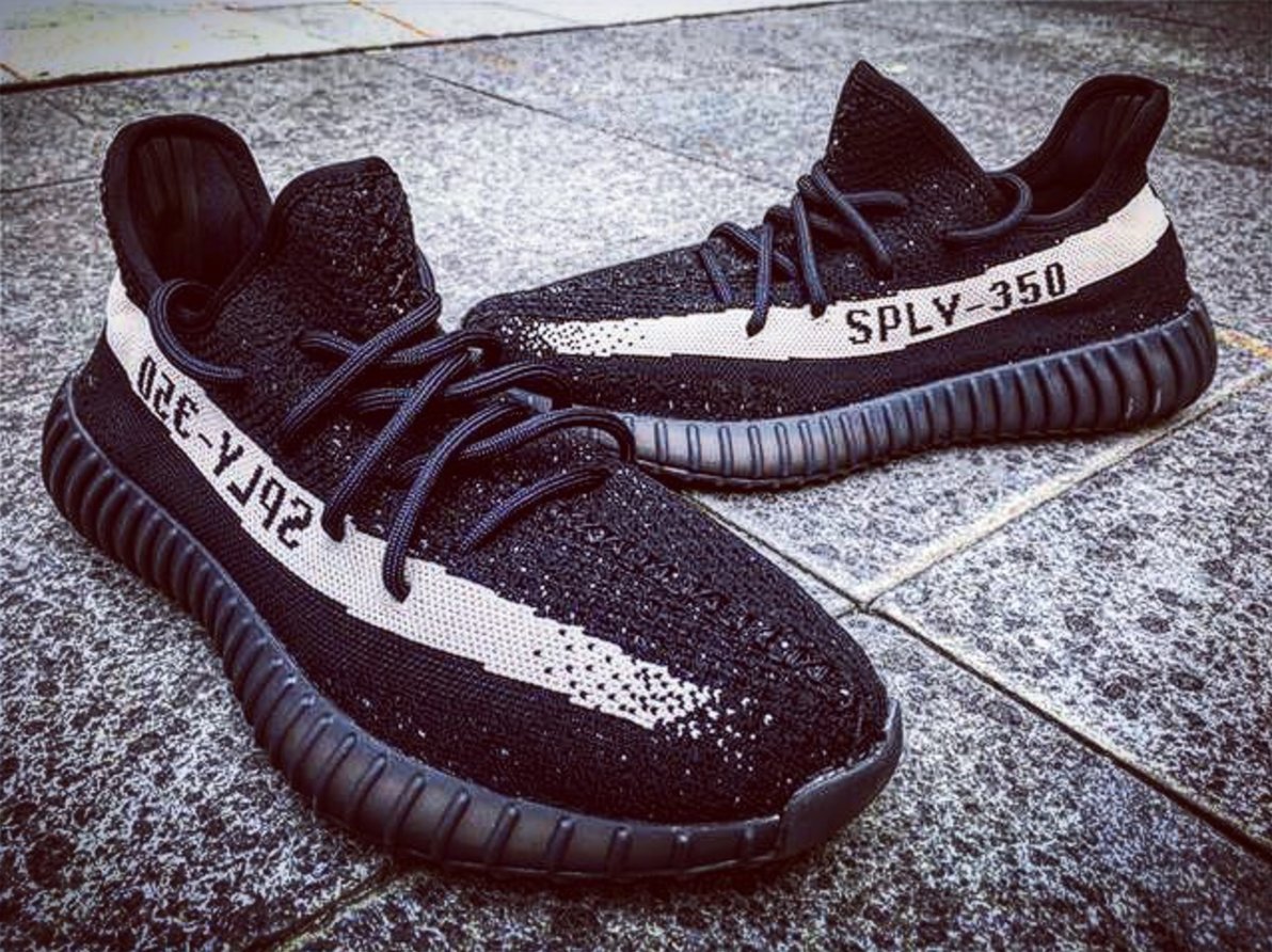 HeatedSneaks's tweet photo. #Yeezy #350Boost #Version2 #CoreBlack #CoreWhite #TeamHS

https://t.co/Bi7ImpyHCz https://t.co/TxpTBzynmw