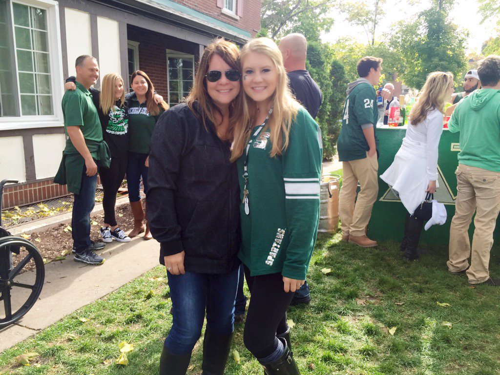 DebraFus's tweet photo. Miss my girl! https://t.co/qdBiW9QsDE