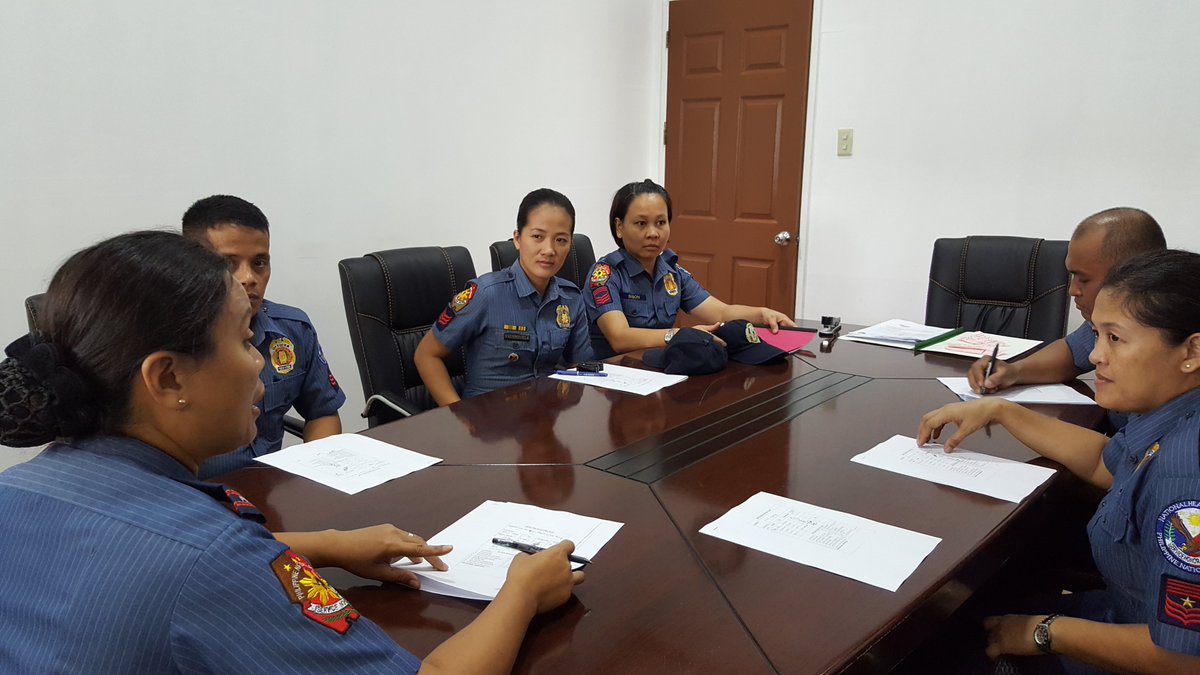 DIPOEM1's tweet photo. PSUPT LIANE M. VAN DE VELDE (AC, ARMD) conducted the Police Information and Continuing Education (PICE) on October 14, 2016. https://t.co/g7cuAMnntY