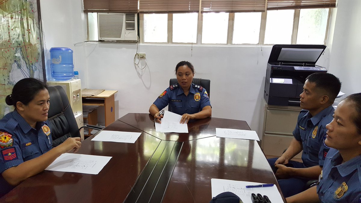 DIPOEM1's tweet photo. PSUPT LIANE M. VAN DE VELDE (AC, ARMD) conducted the Police Information and Continuing Education (PICE) on October 14, 2016. https://t.co/g7cuAMnntY