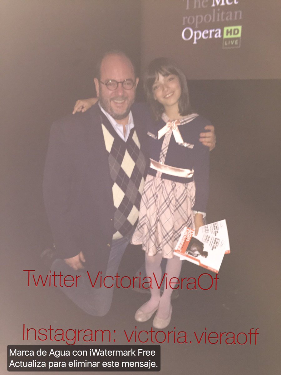 VictoriaVieraOf's tweet photo. Los niños vamos a la Ópera! #felizfindesemana #iloveopera #victoriaviera con Mtro.Sergio Vela en #metopera #dongiovanni #mozartopera https://t.co/nsRMeiPvBw