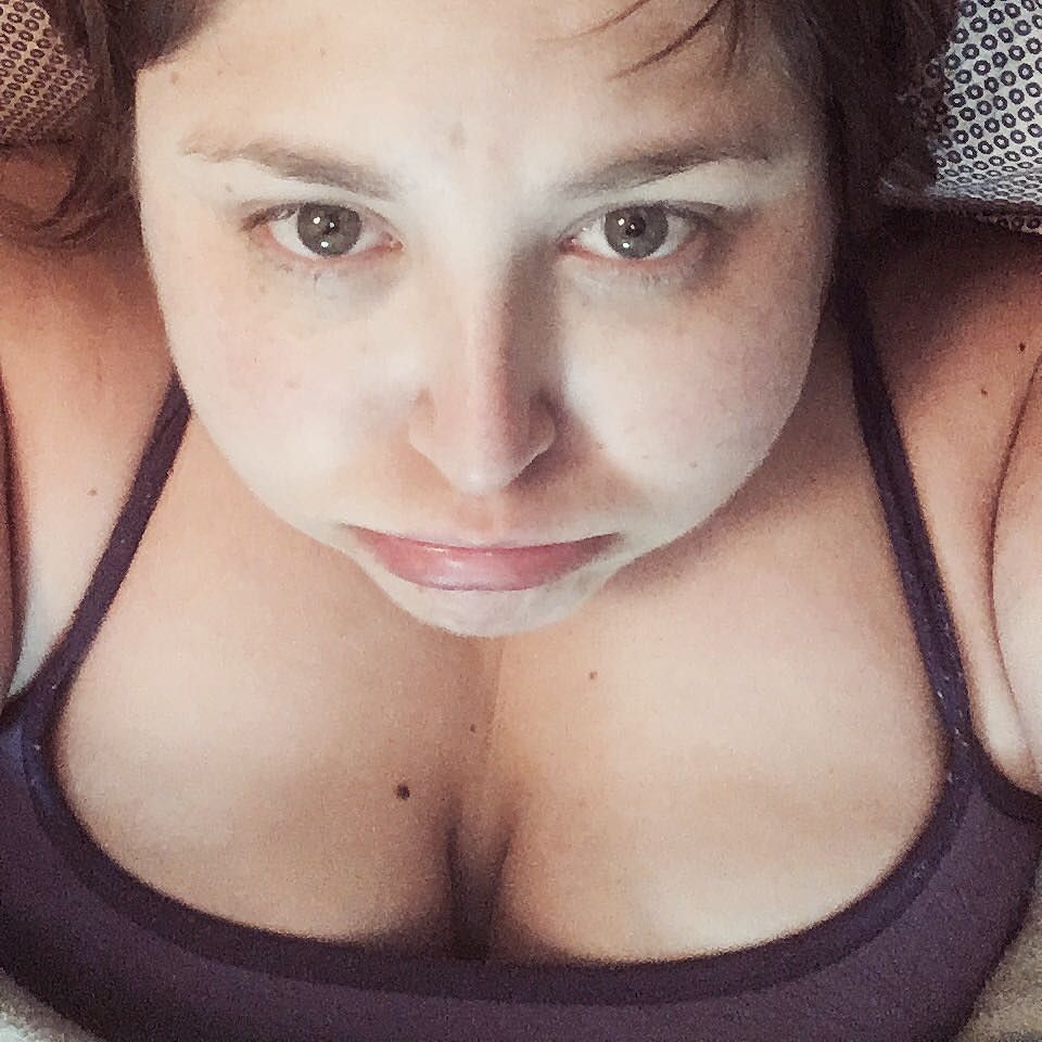 Kristin_Deez's tweet photo. In bed ....feeling sick ....feeling shmoopy.... https://t.co/6RHcuh3oym https://t.co/8SZo2pcvFb