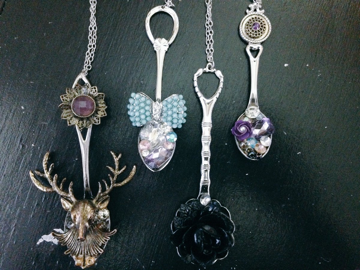 Pebblina91's tweet photo. Xmas is fast approaching! Why not give your lady some one of a kind jewellery?! Check my website. Free post worldwide. Custom orders welcome https://t.co/hwlISDc5GO