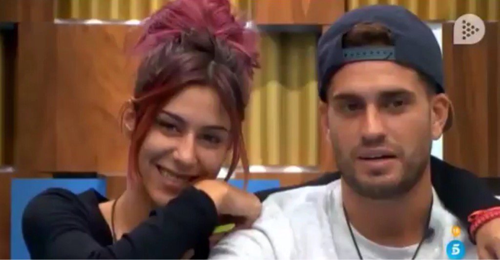 mariapalarza's tweet photo. Me encanta el pacto!!! Nos lo vamos a pasar bien #Rodea #DBT7GH17 #TeamRodea #RodriYBea ππππβ€οΈ https://t.co/wktpri8haq