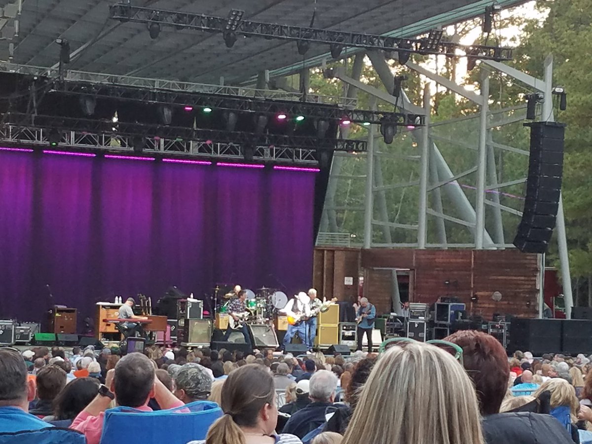MichaelBickel's tweet photo. Charlie Daniels at Koka Booth Amphitheater. He can still rock it! #CDB https://t.co/wKNvyg9Wtj