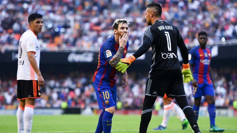lopezantonio97's tweet photo. Buenas noches! Que ladren!
#SiempreFCB🔵🔴 https://t.co/D5leJx2fkl