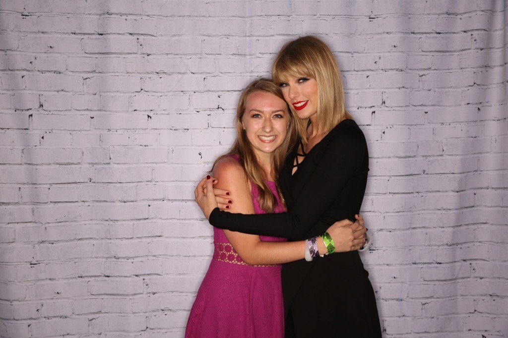 TSwiftNZ's tweet photo. Taylor with fans at the pre-show meet and greet! #TaylorSwiftOnUSGP https://t.co/DvdYg1CAL7