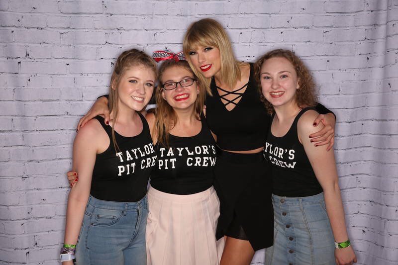 TSwiftNZ's tweet photo. Taylor with fans at the pre-show meet and greet! #TaylorSwiftOnUSGP https://t.co/DvdYg1CAL7