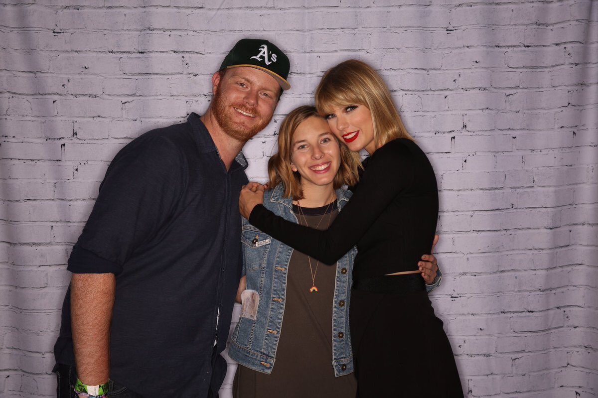 TSwiftNZ's tweet photo. Taylor with fans at the pre-show meet and greet! #TaylorSwiftOnUSGP https://t.co/DvdYg1CAL7