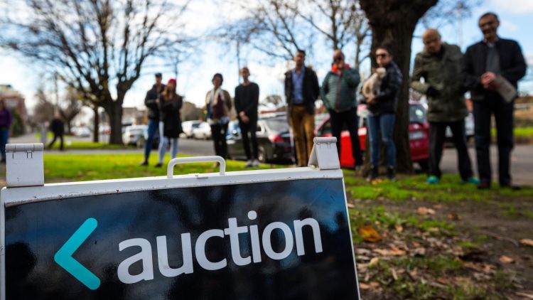 Domaincomau's tweet image. Hot #Melbourne property auction market galloping ahead domain.com.au/news/hot-melbo…