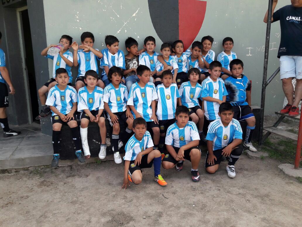 NotiQuimili's tweet photo. #LigaQuimilenseFútbol Imágenes de la premiación de la división formativas de los clubes. Gran aporte al crecimiento deportivo de la ciudad.👏 https://t.co/vJl7IDfscl