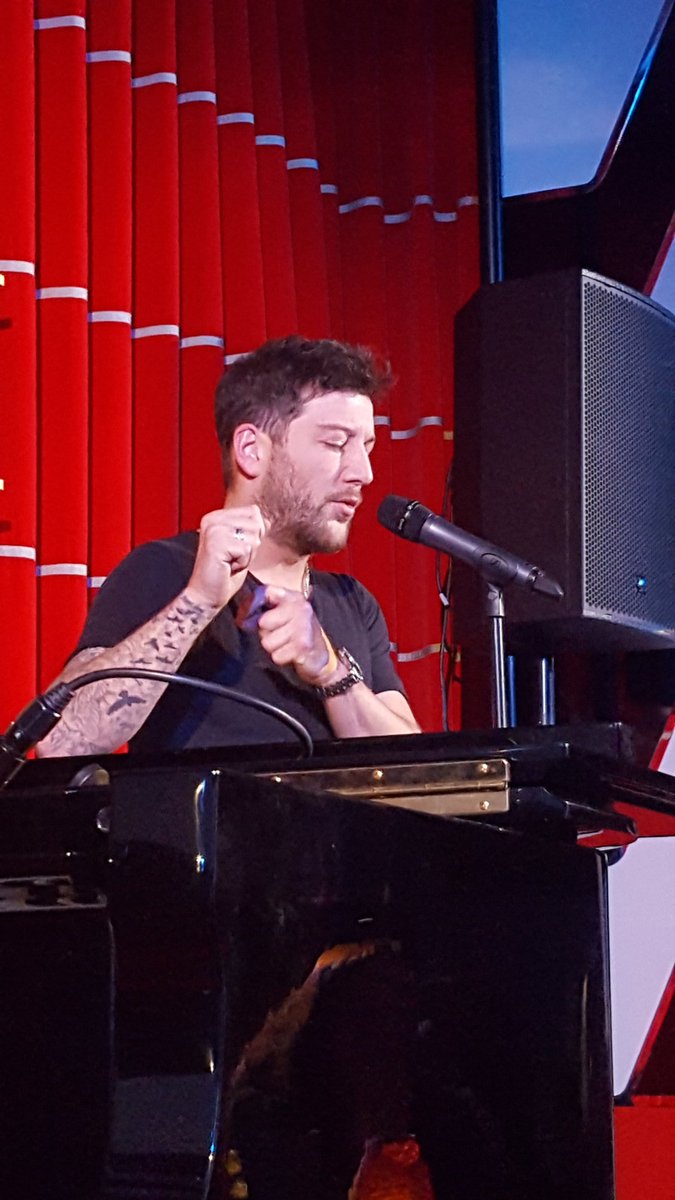 DERocksOn's tweet image. So @mattcardle is all kinds of amazing 😍👍❤ brilliant night with brilliant people
