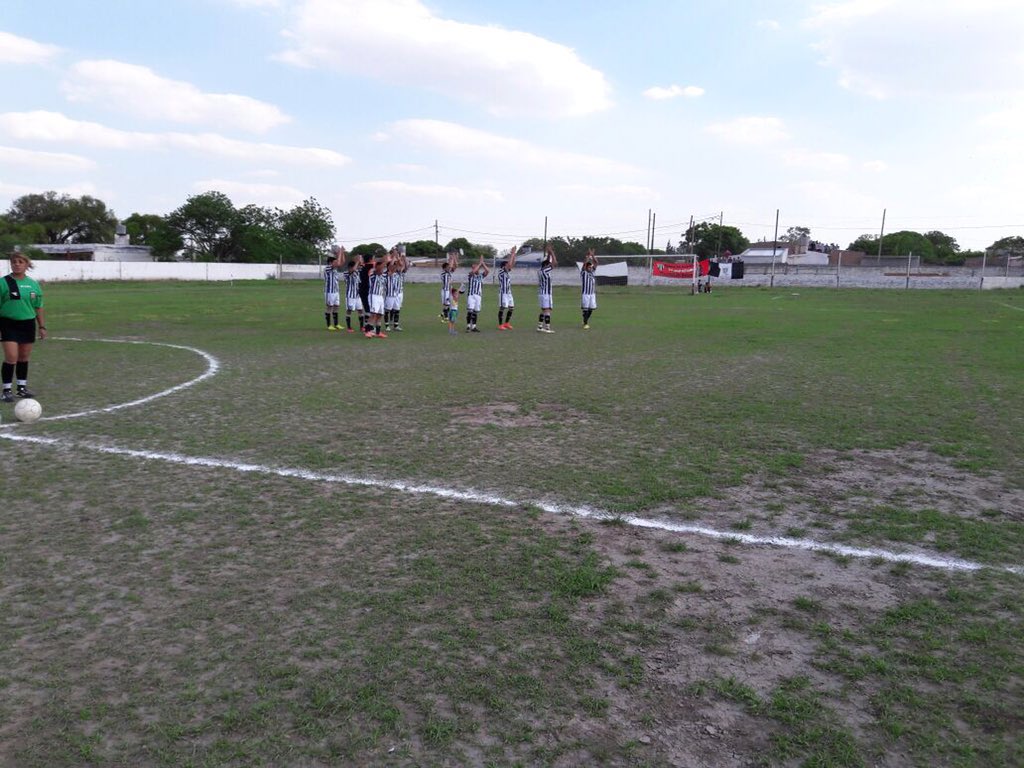 NotiQuimili's tweet photo. #LigaQuimilenseFútbol Así se vivió la previa de la #GranFinal entre #JuventudUnida y #Talleres donde la "Juve" festejo el torneo anual. https://t.co/14MzYyy5GD
