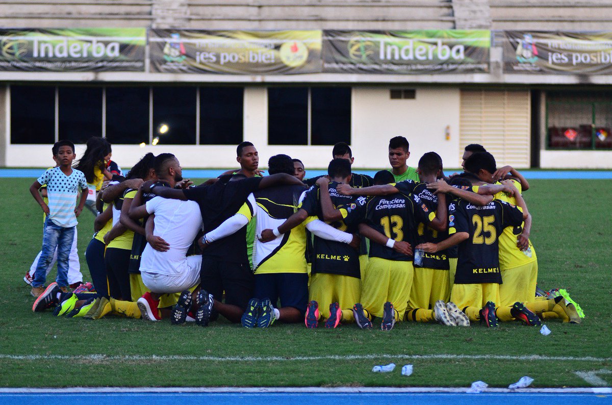APetrolera's tweet photo. Nuestra Cantera sub20. Nos dio una alegria mas. Clasifica  a la sgte fase. Imagenes en el Lente de @danielosorioch.
@APetrolera #SomosTodos https://t.co/Razwe14ioH