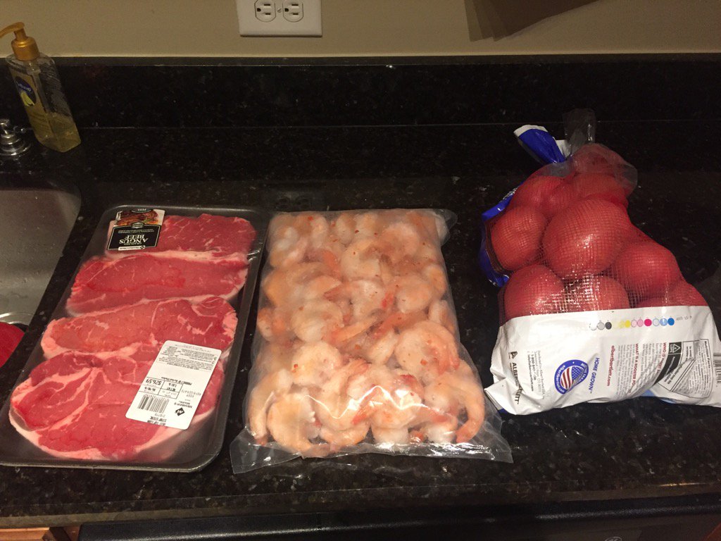 Michael__Horner's tweet photo. Team finishes over 110% on scorecard equals me prepping to grill @Memphis_CC @MemphisVP @D_Lee12 @Myesha_Shines https://t.co/ZTHrx0dkVN