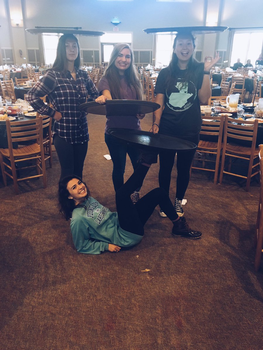 tinaamoruso's tweet photo. when housekeepers can be servers too😍 #justgirlythings #callmeboo https://t.co/wGFzGKlUqE