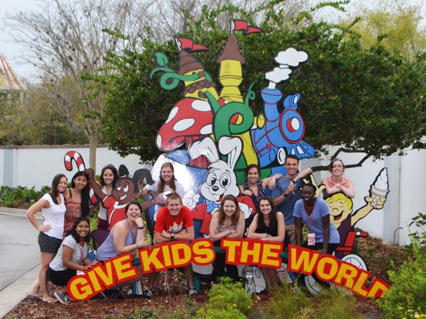 Proud to speak on a panel about volunteer and impact #FamilyTravel at the #FTAsummit. Going to share my experience working with <a href="/GKTWVillage/">Give Kids The World</a>