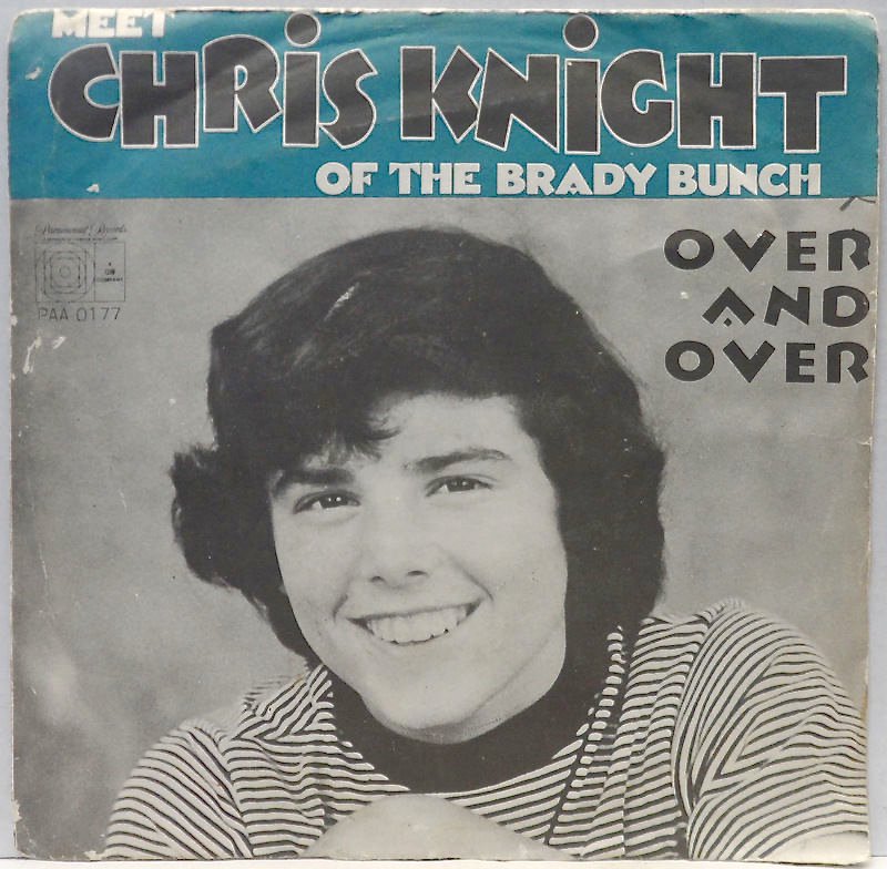 MattJisa's tweet image. "Meet #ChristKnight of #TheBradyBunch" #45record from 1972. #ChrisKnight #BradyBunch #PeterBrady @ChrisKnightHome youtu.be/h52fr5Q7Mng