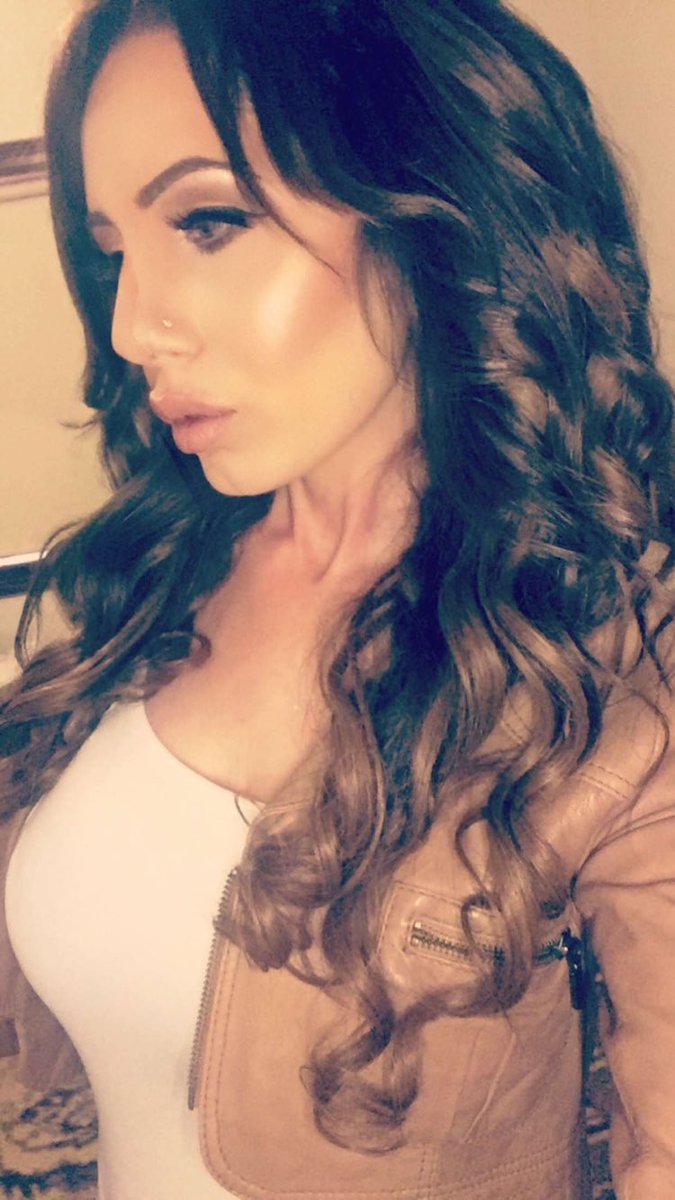 Chaos_Hair_Ext's tweet photo. This gorgeous girl and her beautiful lush head of extensions 😍 #stunningextensions #chaoshascome #welovechaos https://t.co/pY5pIUl1Cz