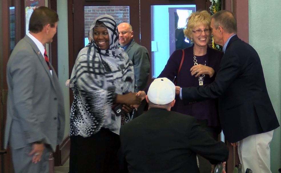 SantiagoKahnKSN's tweet photo. In Liberal, police reached out to the local #Somali community. #KansasPlot https://t.co/1eZBVqwuJt https://t.co/XFp2d7m9XZ