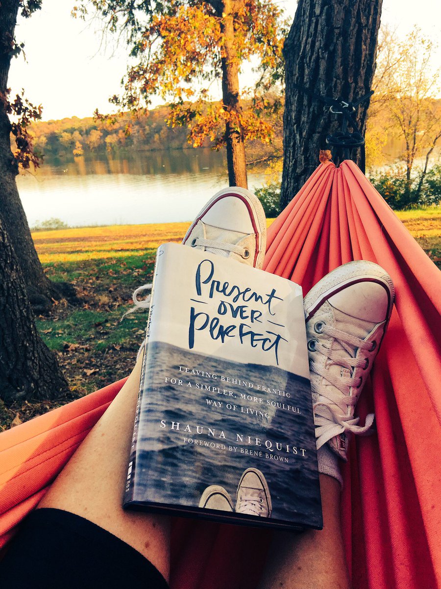 Lovepeeps's tweet photo. @sniequist Love ur book!  I knew u in HS when we worked our booties off at SI enjoying every minute!  Your writing has been a blessing 2 me! https://t.co/0hxx2DjZwU