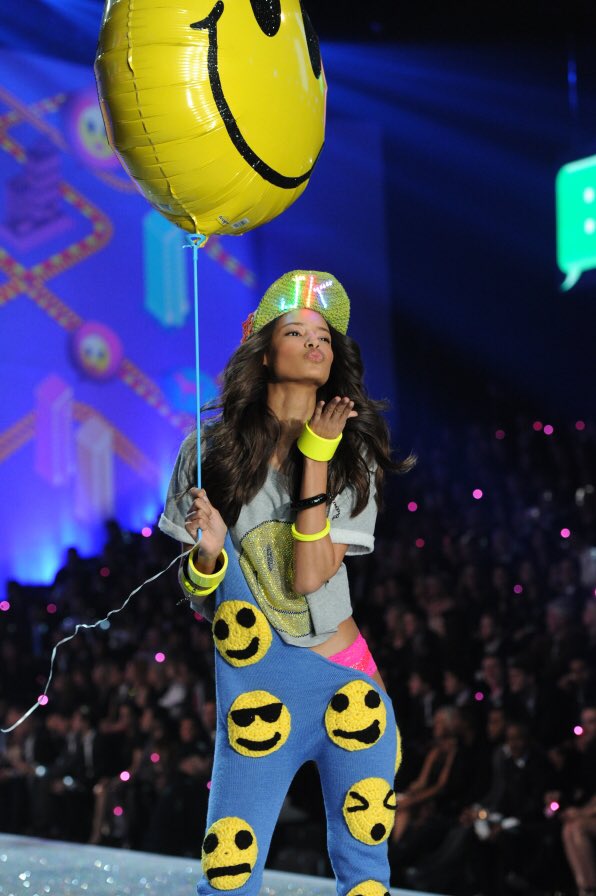 VSPINK_JPN's tweet photo. @ame_camer
@malaikafirth です😁
#vsfs2013 に出ました😳💗 https://t.co/sS3QefEM2E